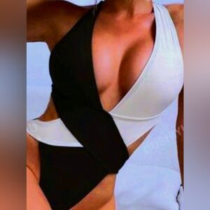 NWOT Color Block Plunge Halter One Piece Swimsuit
